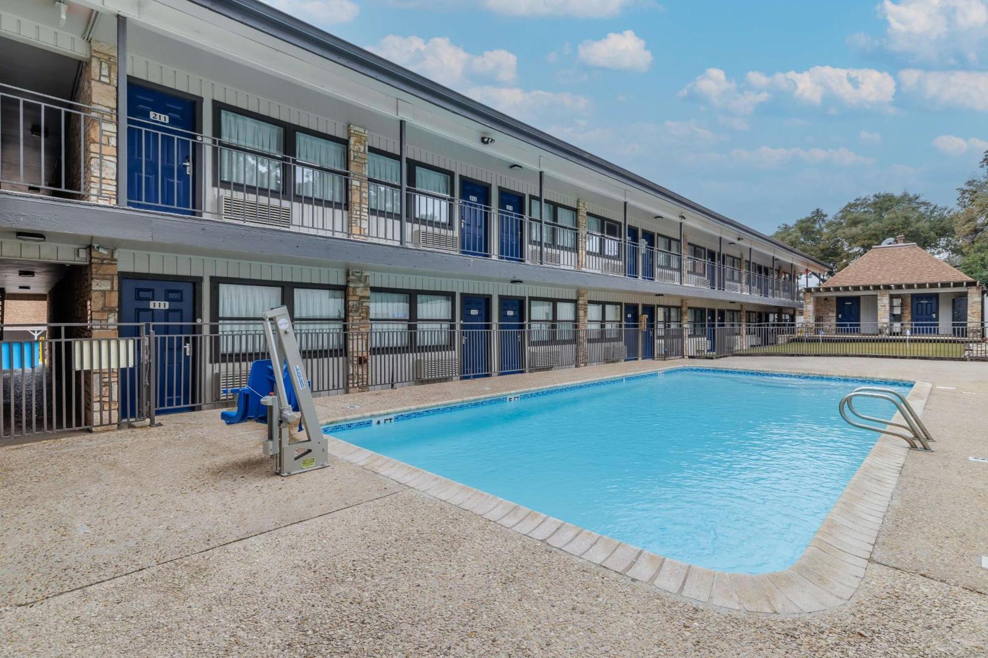 Motel 6-Boerne, Tx Εξωτερικό φωτογραφία